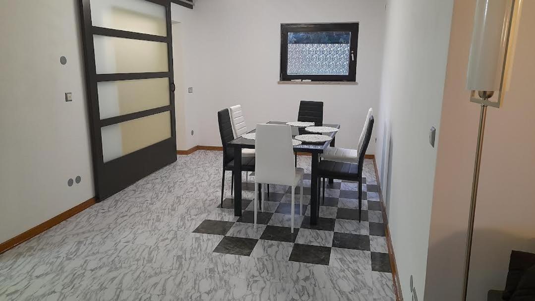 Apartmani Delas 2 Pjescana Uvala Luaran gambar