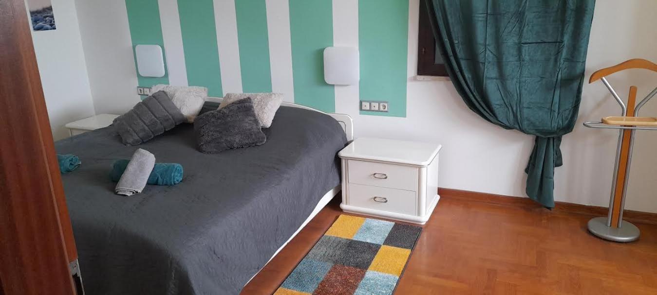 Apartmani Delas 2 Pjescana Uvala Luaran gambar