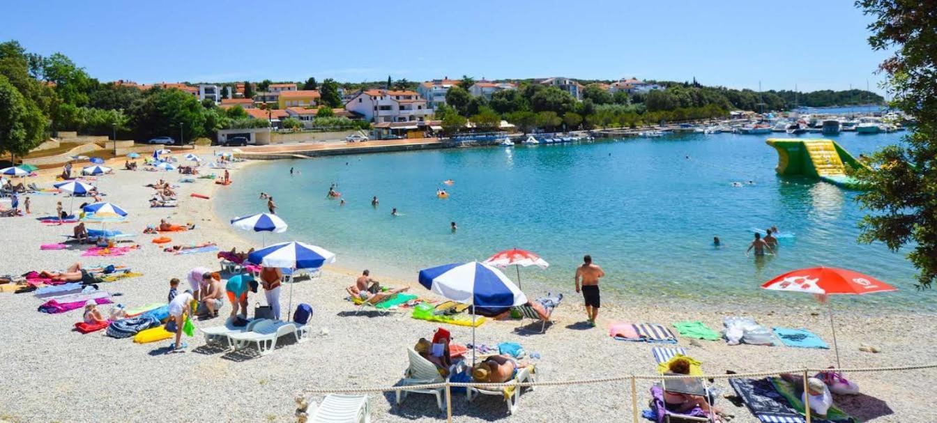Apartmani Delas 2 Pjescana Uvala Luaran gambar